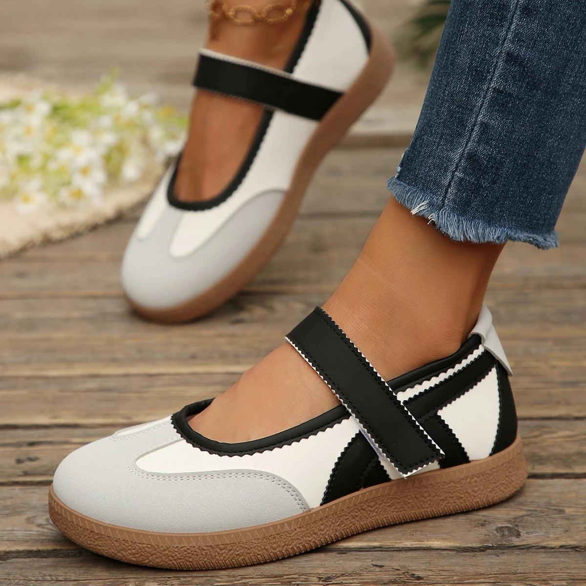 Women Sneakers 2026 New Fashion Solid Shallow Designer Shoes Women Spring Autumn Soft Soled Loafers Comfort Casual Sports Shoes