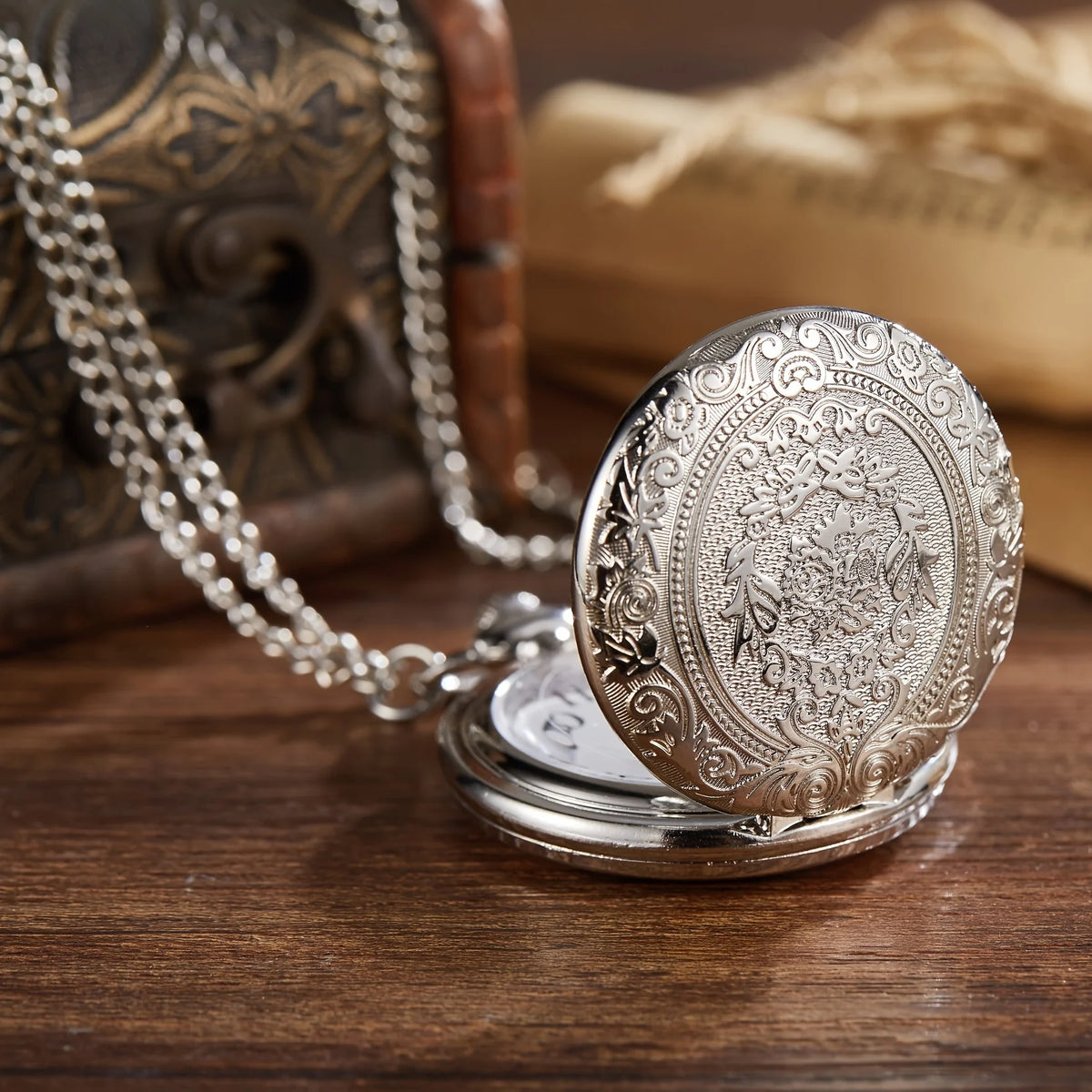 Retro nostalgic classical carved Zinc alloy case flip cover women men pocket watches necklaces hanging watches quartz watch