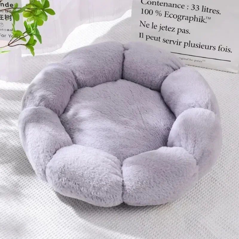 Comfortable Sleep Pet Bed Unique Flower-Shaped for Indoor and Outdoor Use Dog Mat Dog Beds for Large Dogs, Suitable For Winter
