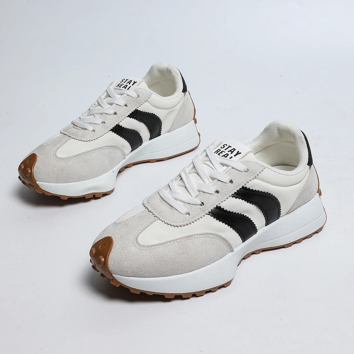 Women Sneakers 2026 New Spring Autumn Brand Vulcanize Shoes Casual Footwear Light Flat Breathable Shoes Women Zapatos De Mujer