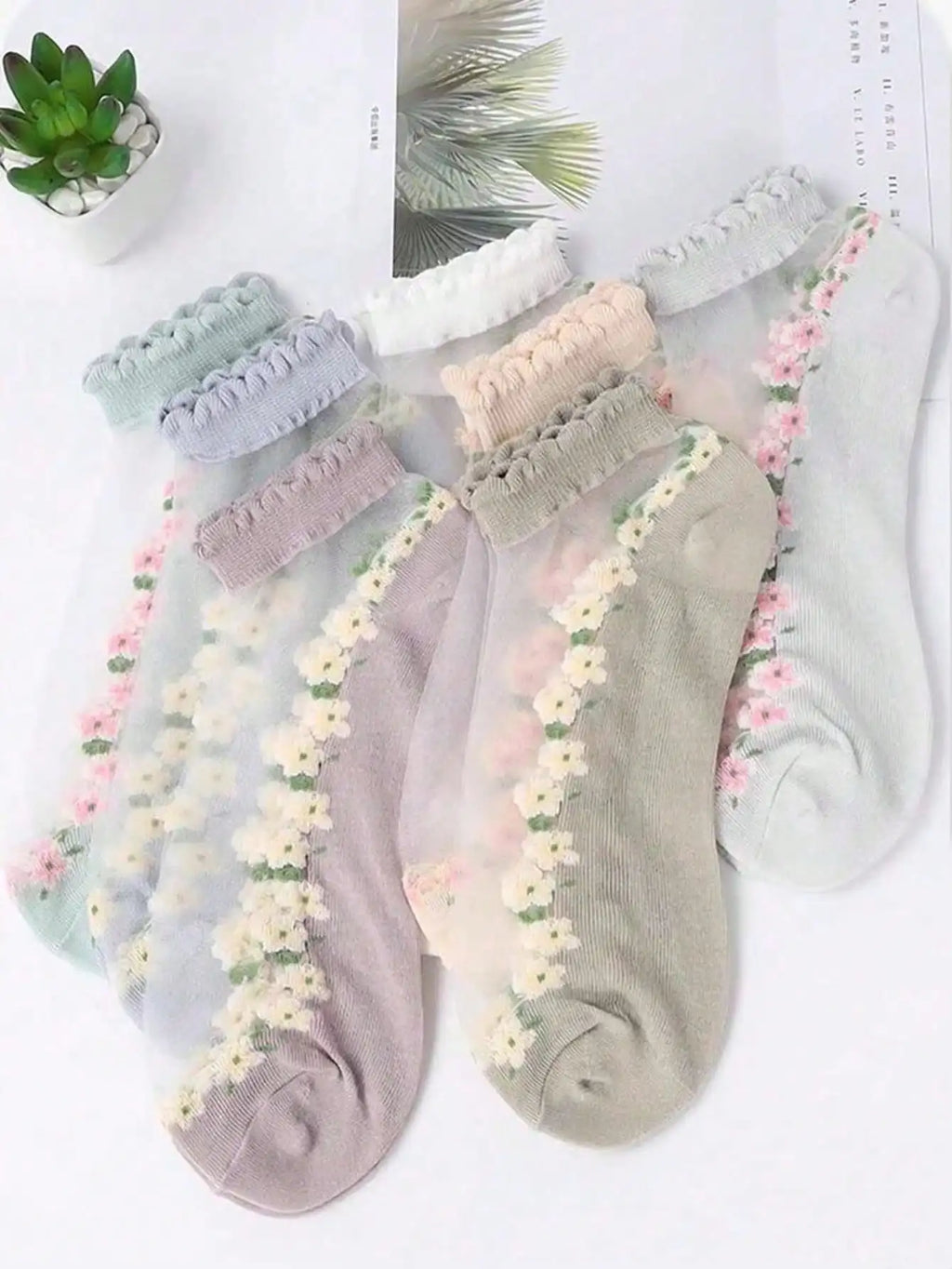 5 Pairs White Women Floral Patterned Sheer Socks, Breathable Thin Moisture Wicking, Suitable For Summer