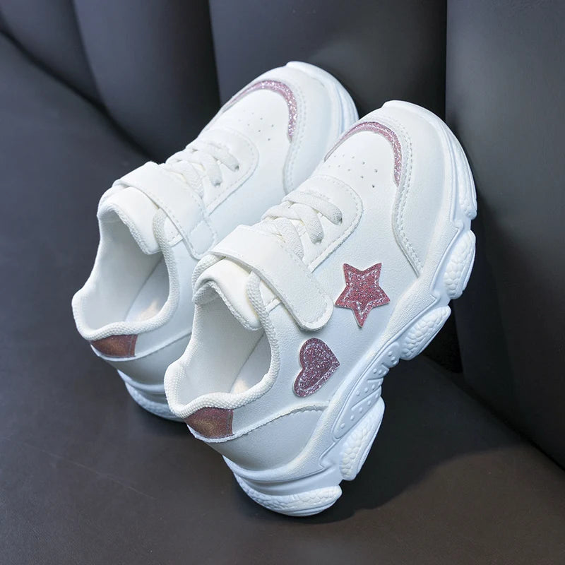 Little Kids Sports Shoes for Toddlers Girls Cute Classic White Sneakers with Heart Star Decoration Children Casual Shoes Soft