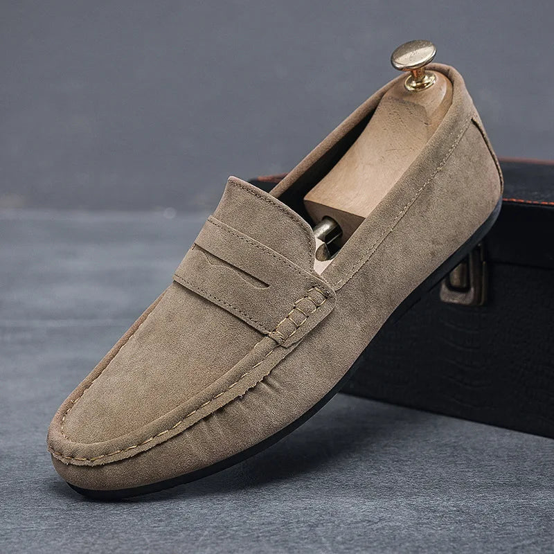 Men's Loafers Lightweight and Breathable Casual Shoes Mens Flat Driving Shoes Soft Sole Slip-on Business Shoes Moccasins