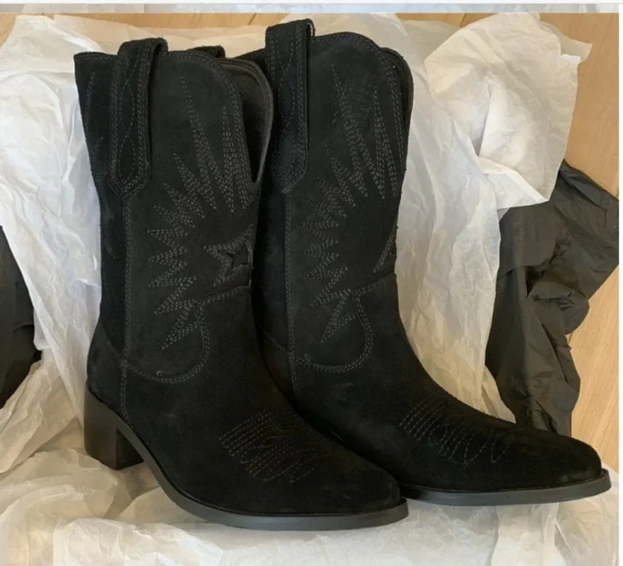 Women Western Boots 2025 Autumn Winter Embroidery Flower Women Ankle Boot Fashion Women Shoes Pointed Toe Cowboy New Retro Botas