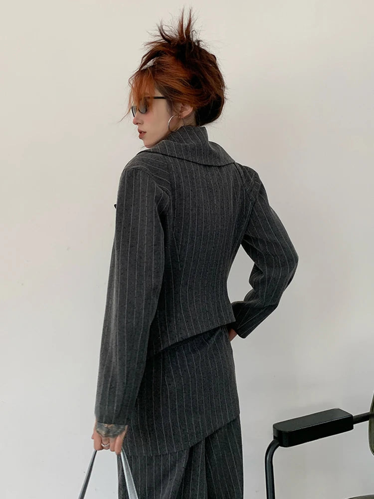 EAM Women Gray Stripe Elegant Blazer New Lapel Long Sleeve Waist Slim Fit Jacket Fashion Tide Spring Autumn 2026 30A3037