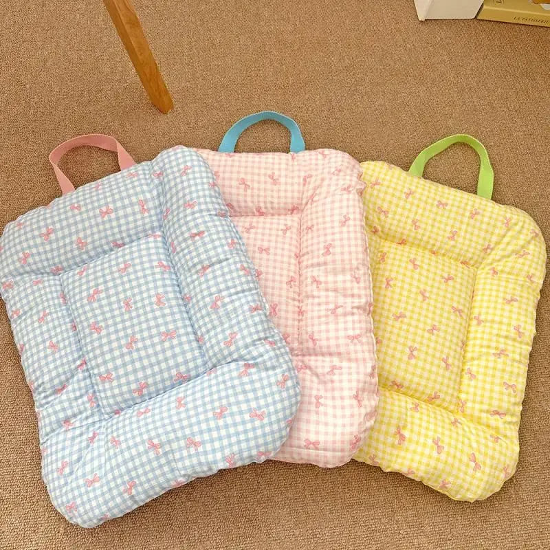 Cute Soft Checkered Bow Pet Bed Universal Four Season Usage Dog and Cat Cotton Mattress Furniture and Accessories for Pets.