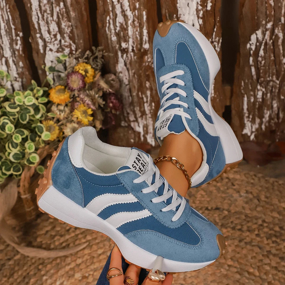 2025 Women Sneakers Spring New Luxury Flat Comfortable Slip on Soft Trend Sneakers Women Lightweight Outdoor Shoes for Women