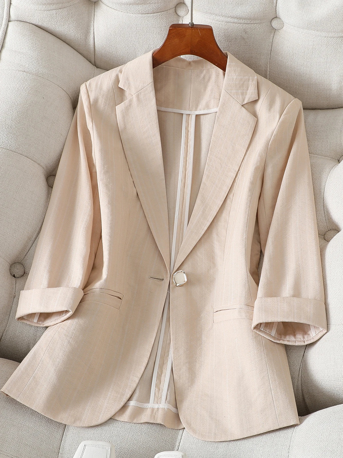 Seven-inch sleeve thin striped women's summer new style suit jacket, perfect for a high-end, fashionable, and casual look
