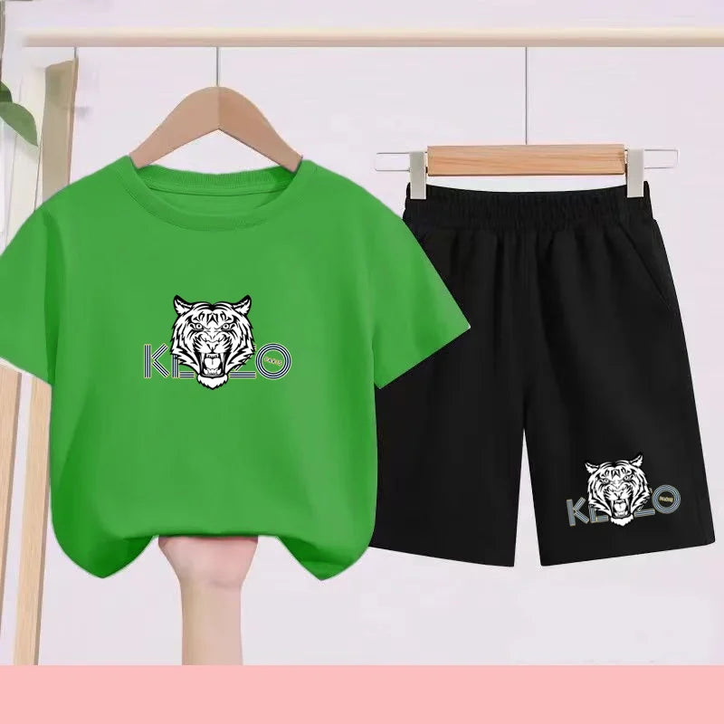 Children's Summer Black and White T-shirts Paired with Breathable and Quick-drying Sports Outfits - Suitable for Children3 to 13