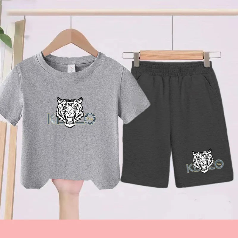 Children's Summer Black and White T-shirts Paired with Breathable and Quick-drying Sports Outfits - Suitable for Children3 to 13