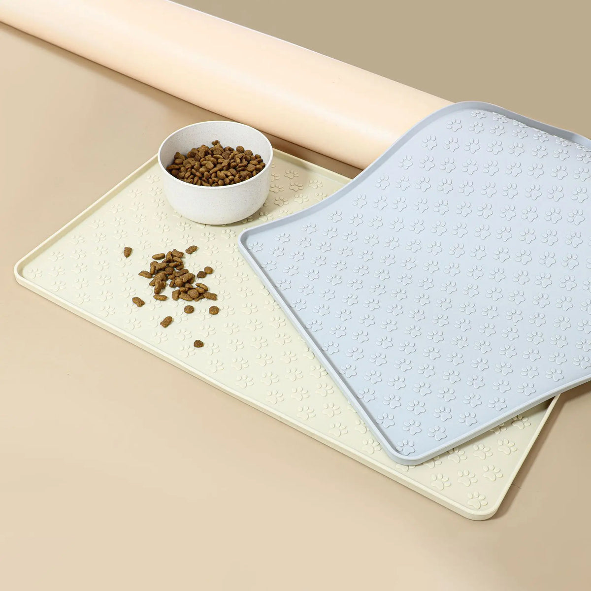 Pet Dog Feeding Mat, Made of Silicone Material, Easy to Clean, Rectangular Cat and Dog Meal Mat with Raised Edges