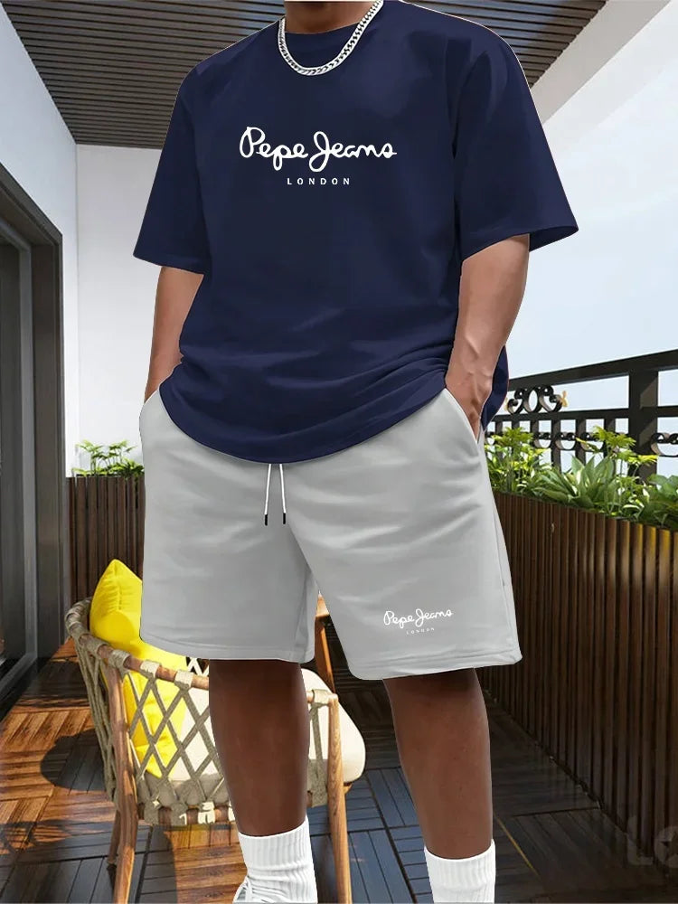New Summer Fitness Sportswear for Men, Short-sleeved T-shirt and Shorts Two-piece Set, Breathable and Quick-drying Casual Wear.