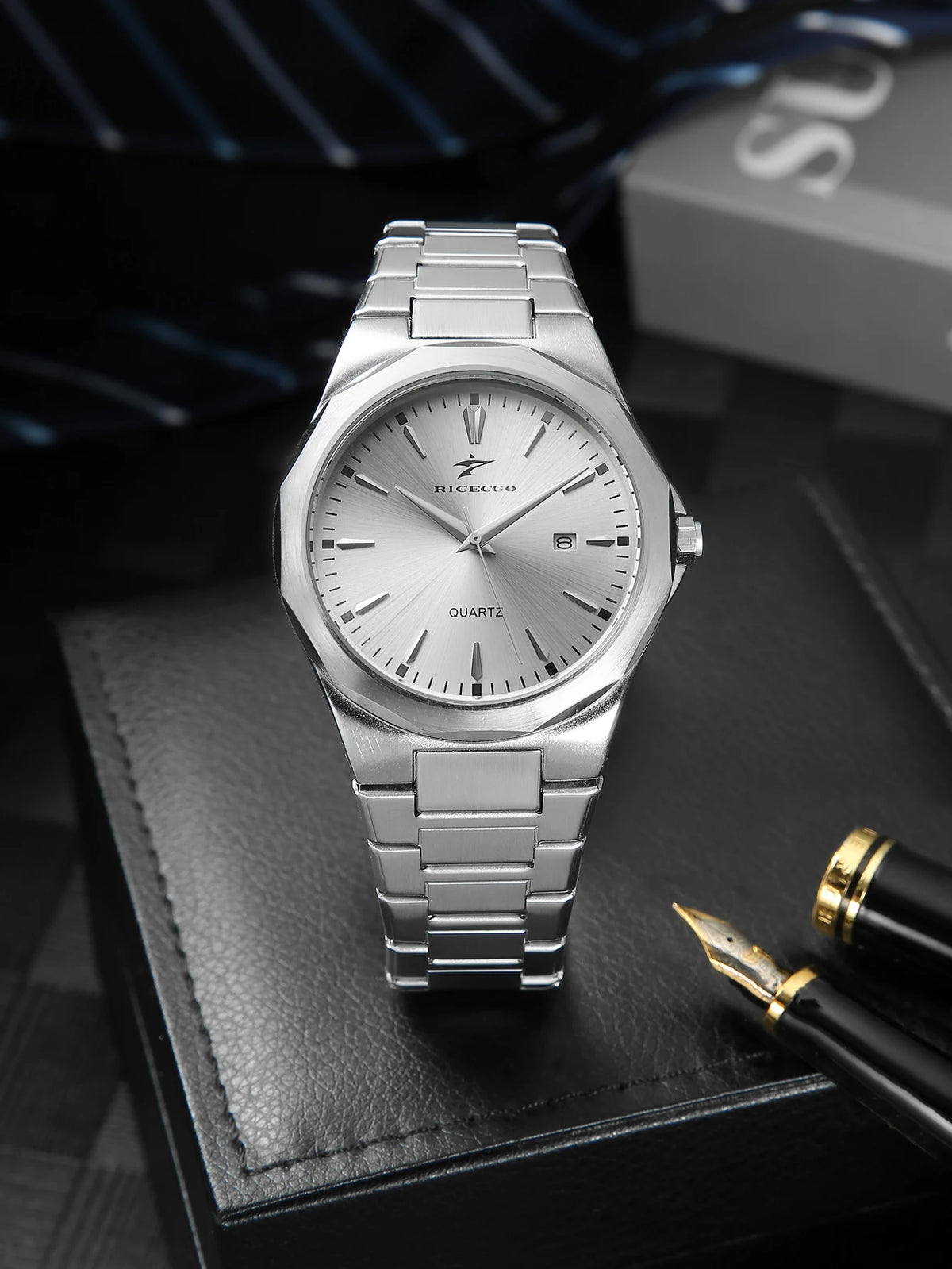 Men's steel band watch, men's quartz watch with minimalist dial, simple retro fashion and premium feel for men, recommended styl