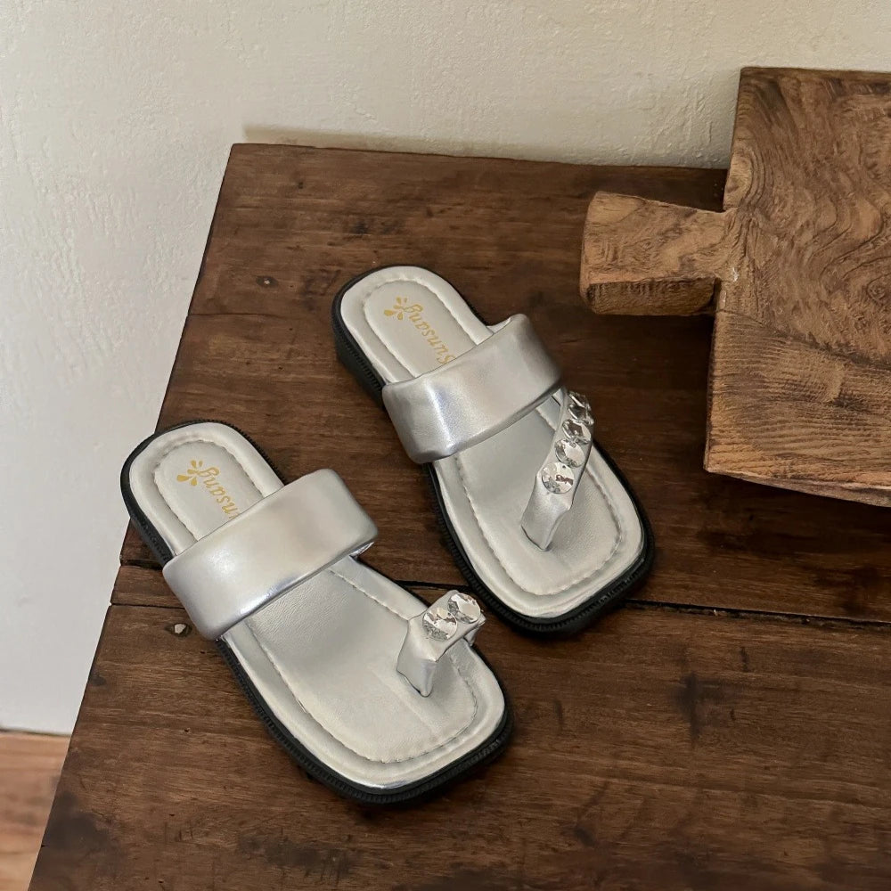 Kids Casual Sandals for Girls 2025 New Summer Toddler Barefoot Sandals Non-slip Soft Sole Retro Comfort Kids Outdoor Beach Shoes