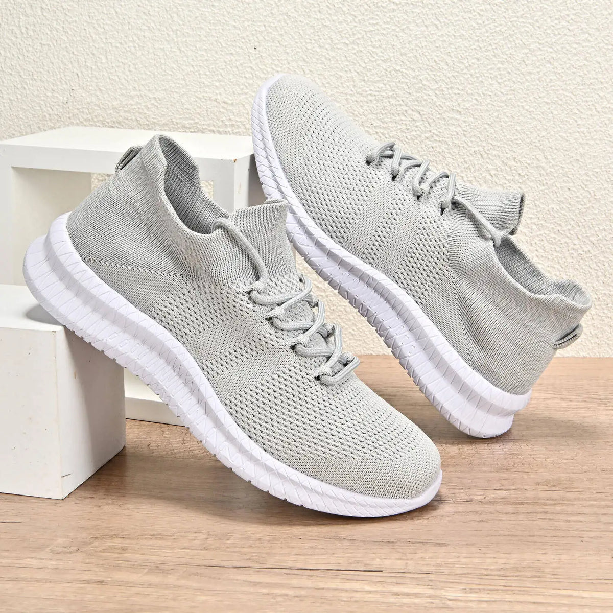 Sneakers Men Shoes Male Shoes Slip-on High Quality Men Fashion Mens Non-slip Shoes Breathable Soft Soled Shoe Non-slip 39-48