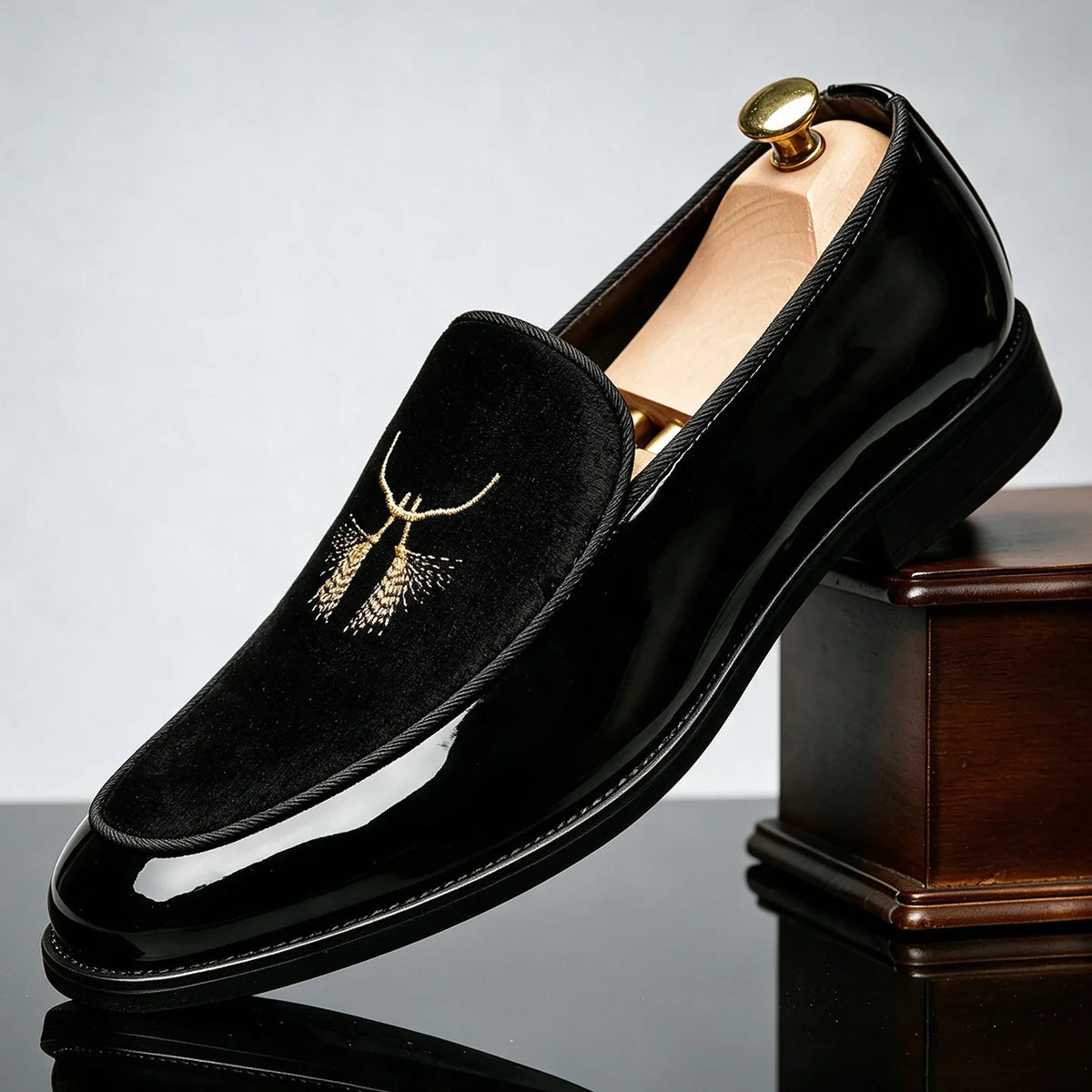 Men's Fashionable Loafers Leather Shoes Light Luxury High-End Business Formal Dress Shoes Comfortable Breathable