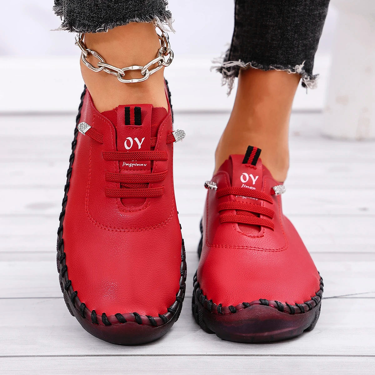 Women Sneakers Lightweight Comfortable Sneakers Women Large Size Soft Leather Sports Shoes Women 2025 New Flat Running Shoes