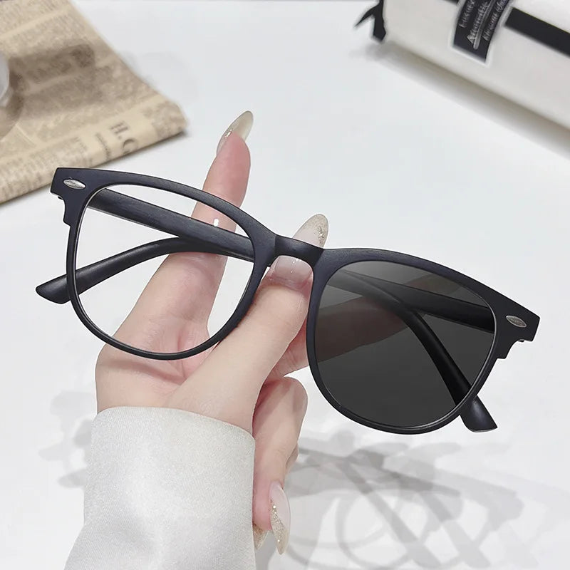 2025 Brand New Sunglasses for Men Women Photochromic Lenses Korean Style Trendy Eyewear Summer Outdoor Beach Sun Glasses