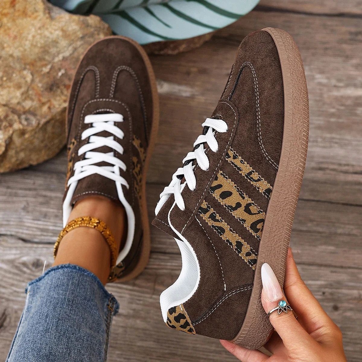 2025 New Women Sneakers Fashion Casual Flats Vulcanize Shoes Round Toe Lace Up Comfortable Flat Shoes for Women Zapatos De Mujer