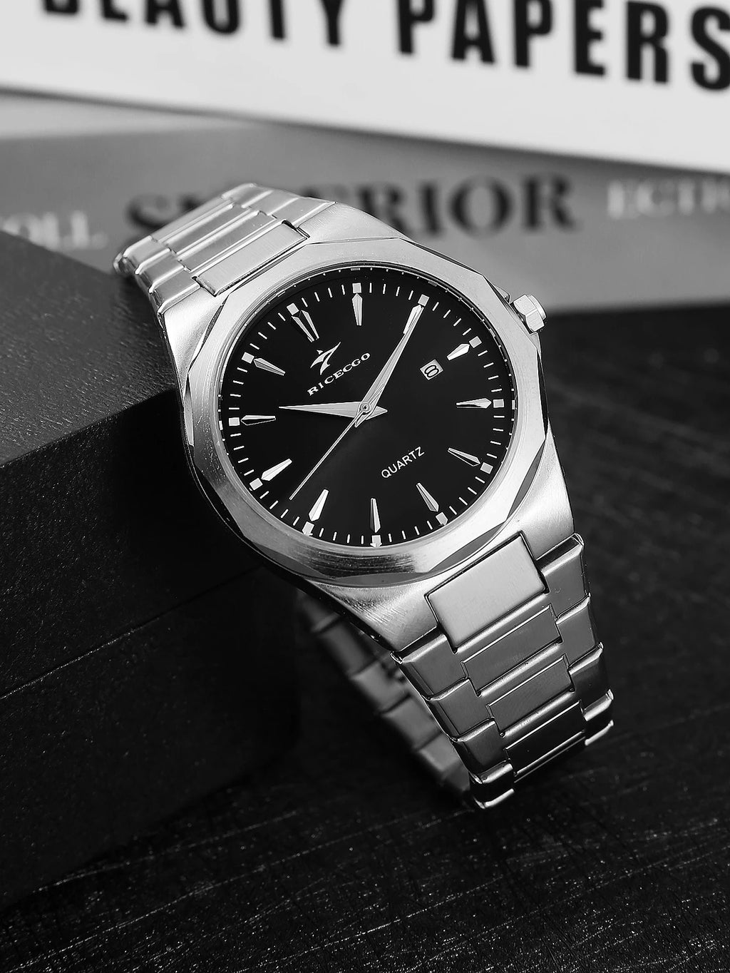 Men's steel band watch, men's quartz watch with minimalist dial, simple retro fashion and premium feel for men, recommended styl