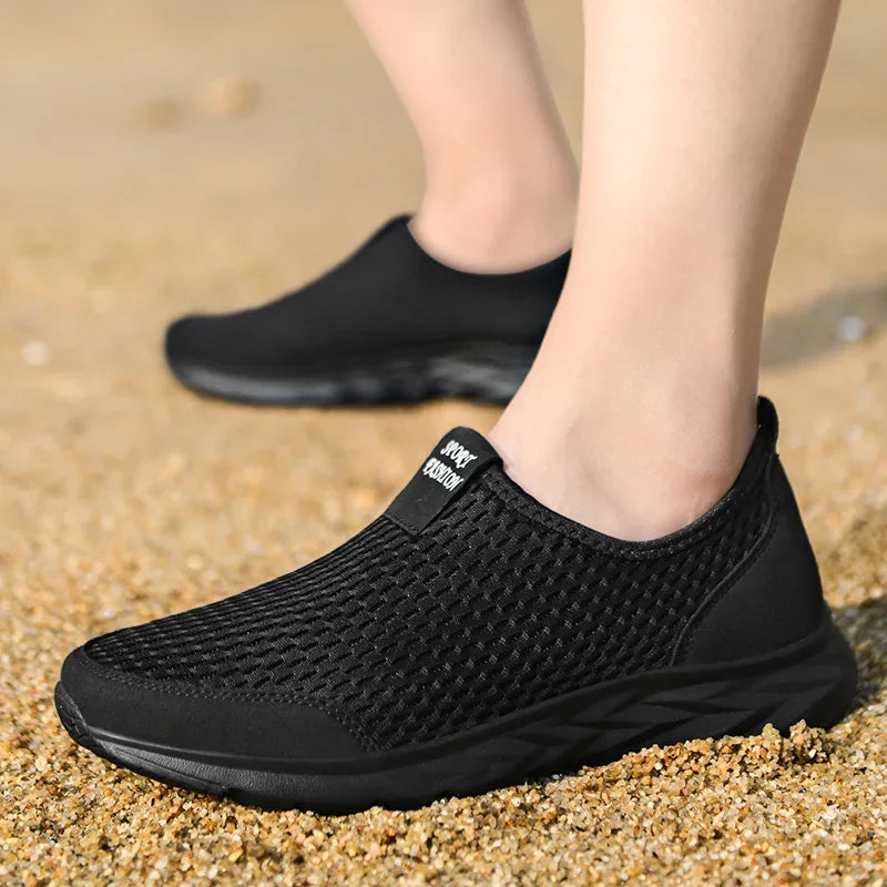 Men Loafers Light Walking Breathable Summer Comfortable Women Casual Shoes Men Sneakers Couple Shoes Plus Size