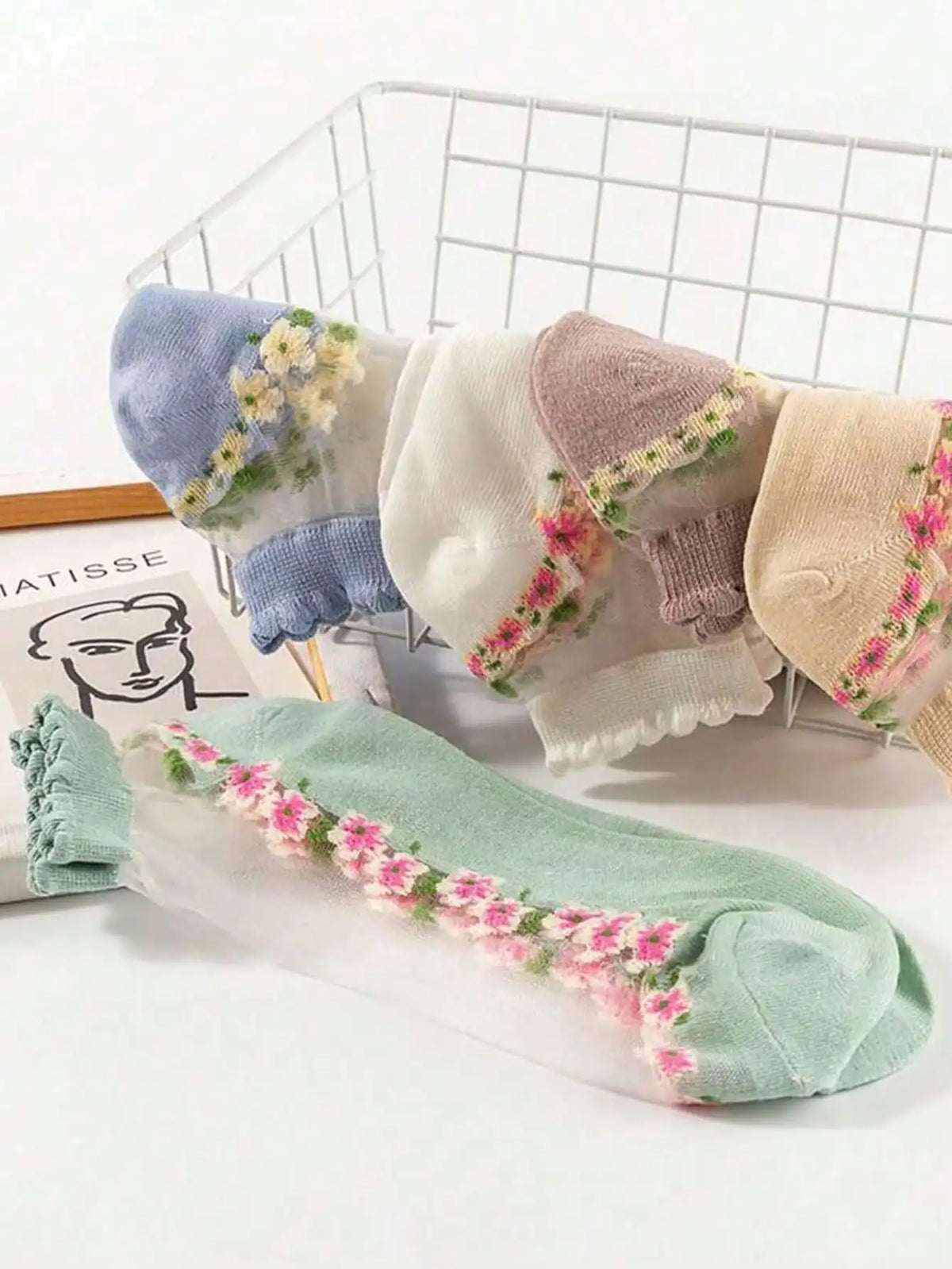 5 Pairs White Women Floral Patterned Sheer Socks, Breathable Thin Moisture Wicking, Suitable For Summer
