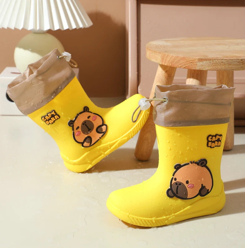One Pairs of toddler Mid-Calf Rain Boots For Boy and Girl Comfortable Soft Sole Capybara Rubber Water Shoes Elastic Band