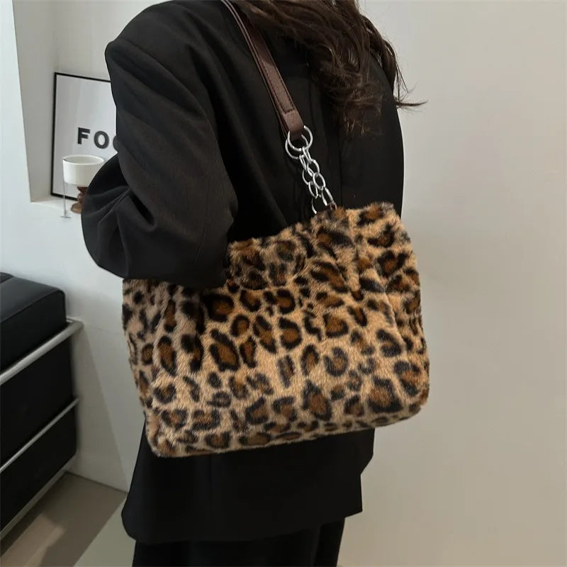Versatile simple large-capacity bag 2025 new autumn and winter tide fashion leopard print plush tote bag atmospheric fluff shoul