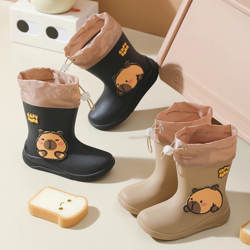 One Pairs of toddler Mid-Calf Rain Boots For Boy and Girl Comfortable Soft Sole Capybara Rubber Water Shoes Elastic Band