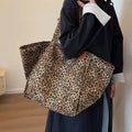 2025 Autumn and Winter New Leopard Print Handbag Retro Canvas Shoulder Bag Fashionable Large Capacity Tote Bag