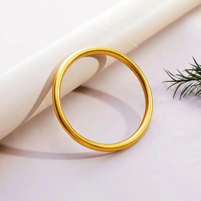 Gold Women Bracelet with Elegant Round Design Minimalist Jewelry for Every Occasion