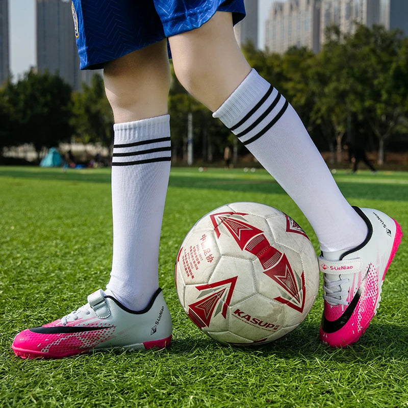 Soccer Turf Shoes Boys Football Boots Fashion Cheap Kids Soccer Cleats Non Slip Indoor Futsal Sneakers Youth Training Chuteira