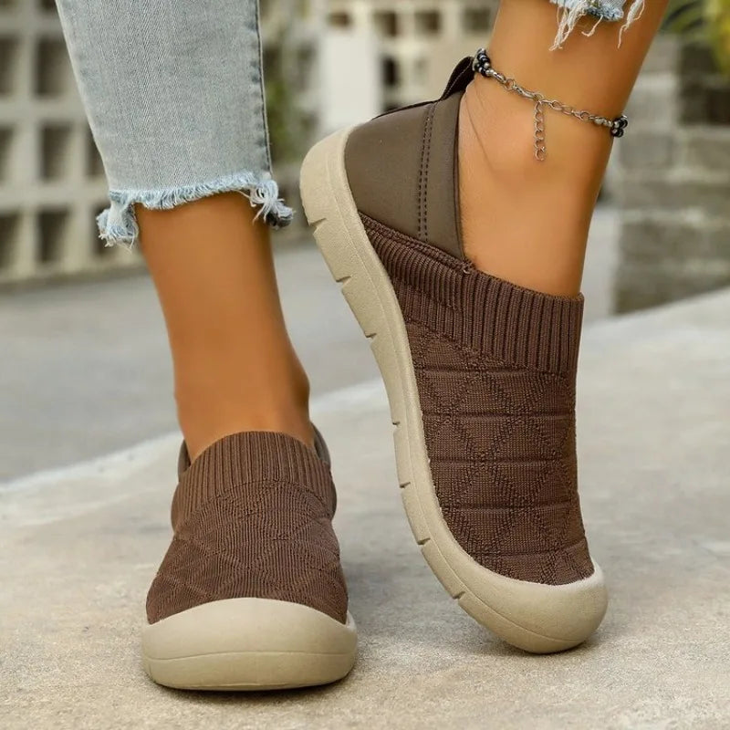Women's casual sports shoes 2026 new multi-occasion can wear comfortable shoes light cloth home shoes