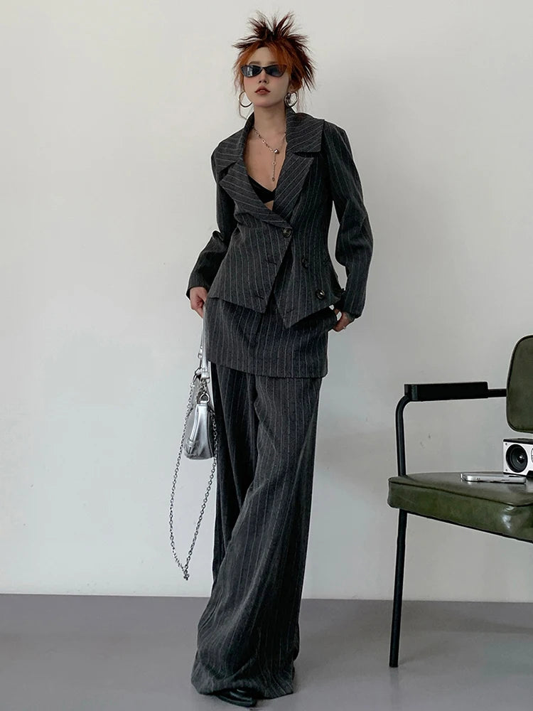 EAM Women Gray Stripe Elegant Blazer New Lapel Long Sleeve Waist Slim Fit Jacket Fashion Tide Spring Autumn 2026 30A3037