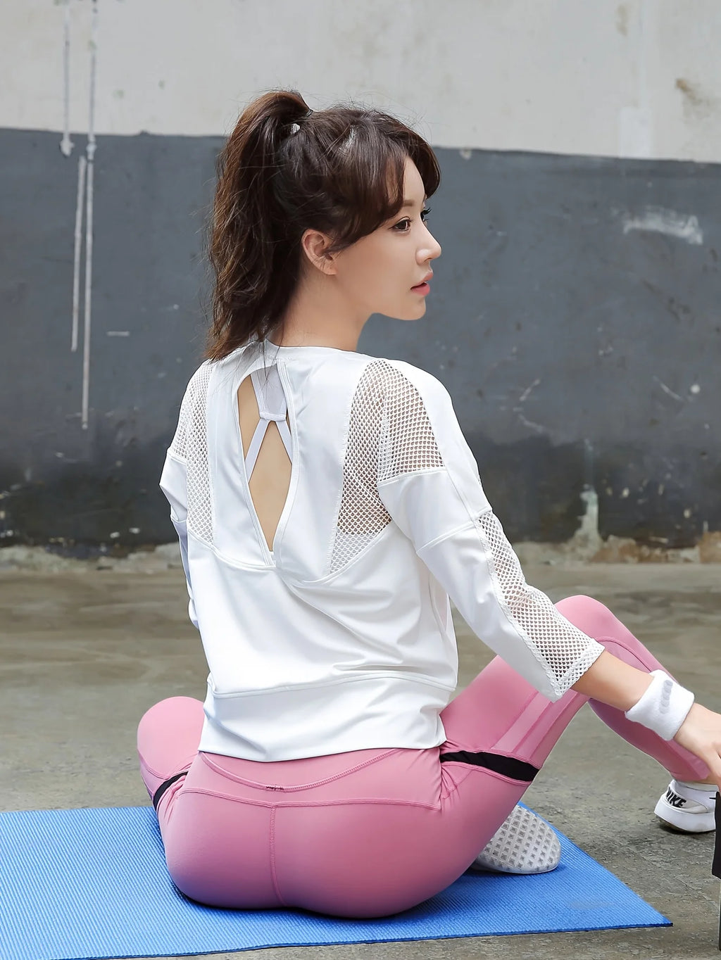 Sports Tops for Women, Mid-Sleeve Yoga Fitness Clothes, Loose Quick-Drying Mesh Breathable Sun Protection Cover-Ups, Morning Running Clothes