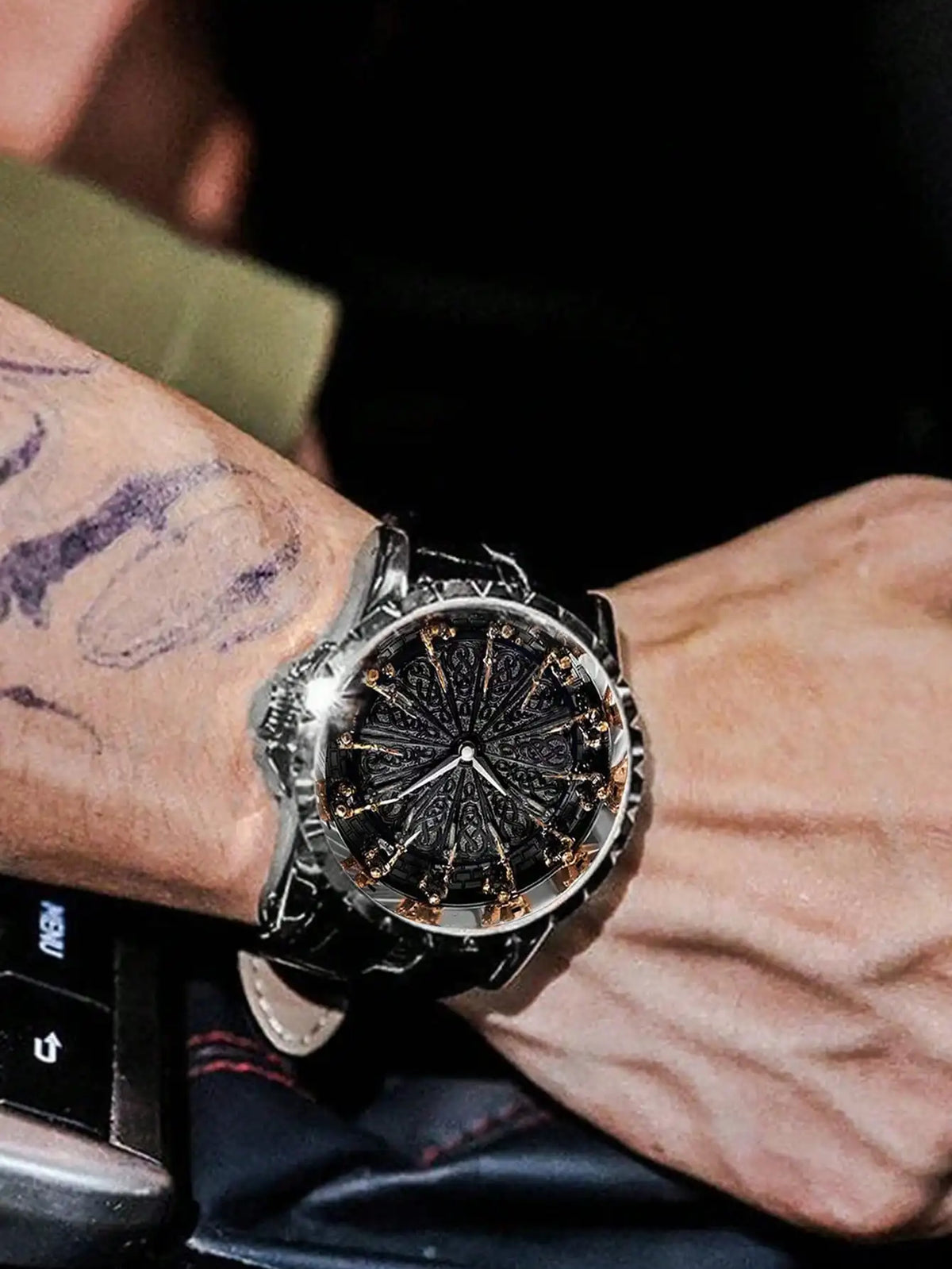 New Watch for Men with Retro Style and Simple Personality, Practical Belt, Large Dial, Fully Automatic Quartz Watch for Men