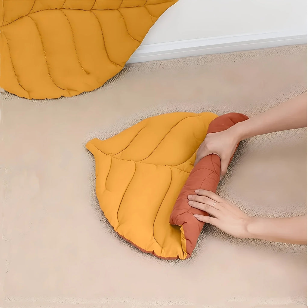 Cat Bed Mats Soft Cotton Leaf Shaped Kitten Cat Puppy Dog Bed Mat Sleep Blanket Home Pets Double Sided Pad Floor Rugs Washable