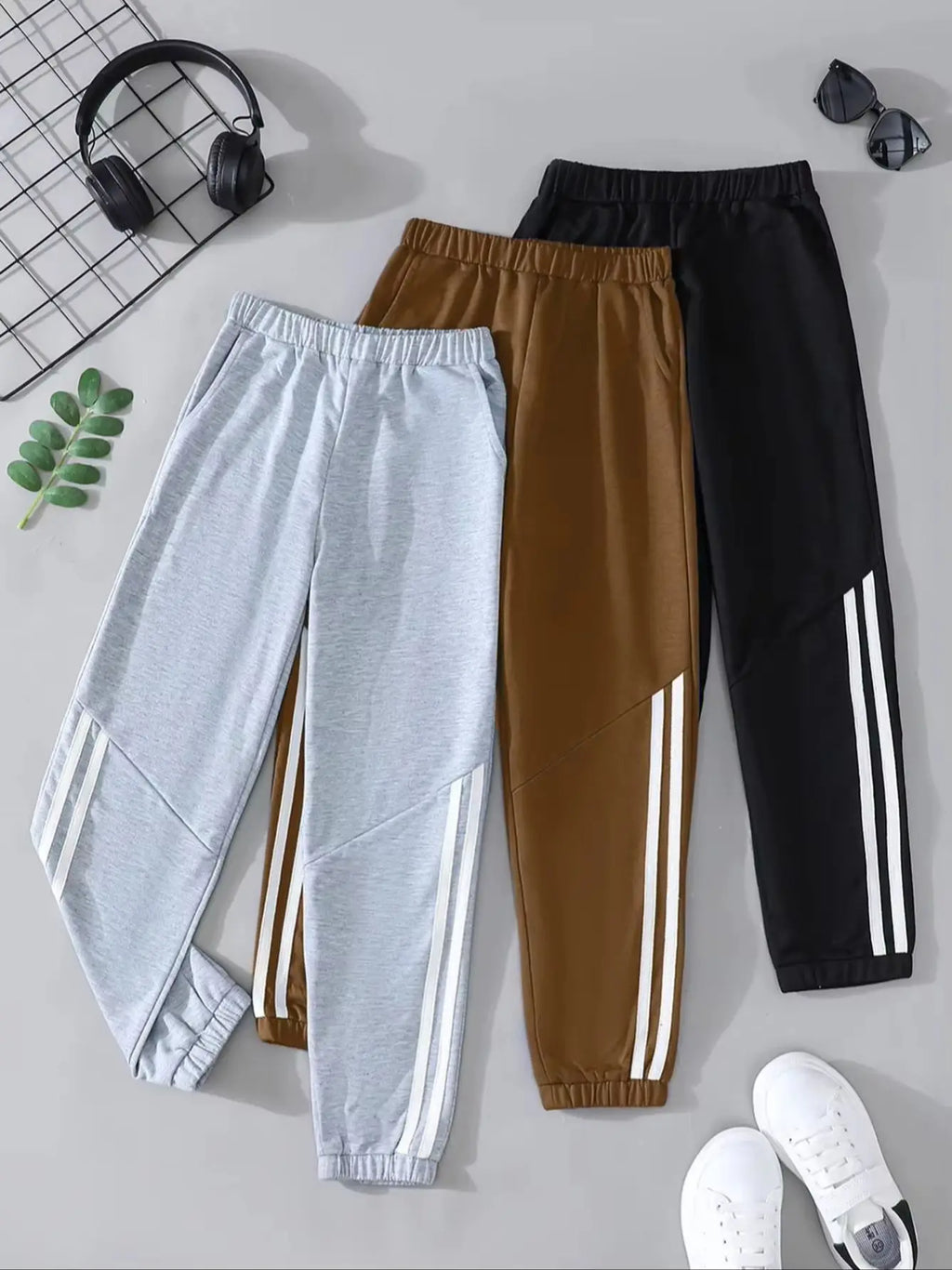 Boys Long Pants Three-Piece Set Casual Sporty Autumn Winter Outfit for Kids Suitable for Leisurely Outdoor Wear