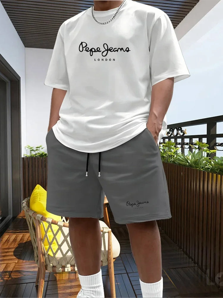 New Summer Fitness Sportswear for Men, Short-sleeved T-shirt and Shorts Two-piece Set, Breathable and Quick-drying Casual Wear.
