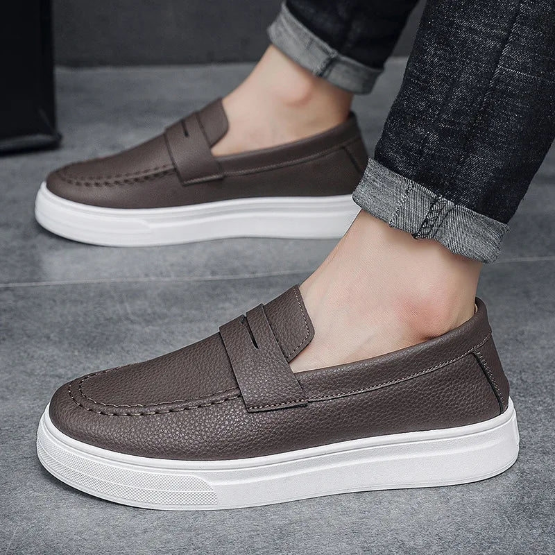 Mens loafers 2025 spring new British style casual leather shoes breathable comfortable trendy mens shoes Walking shoe