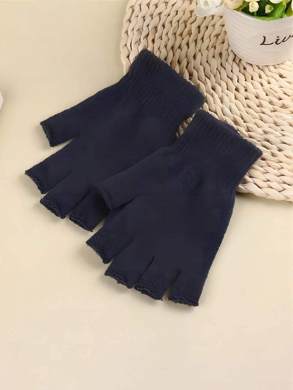 1 pairChildren Magic Knitted Gloves Kids Stretch Half Finger Glove Winter Warm Mittens Solid Fingerless Gloves Girls Soft Wrist