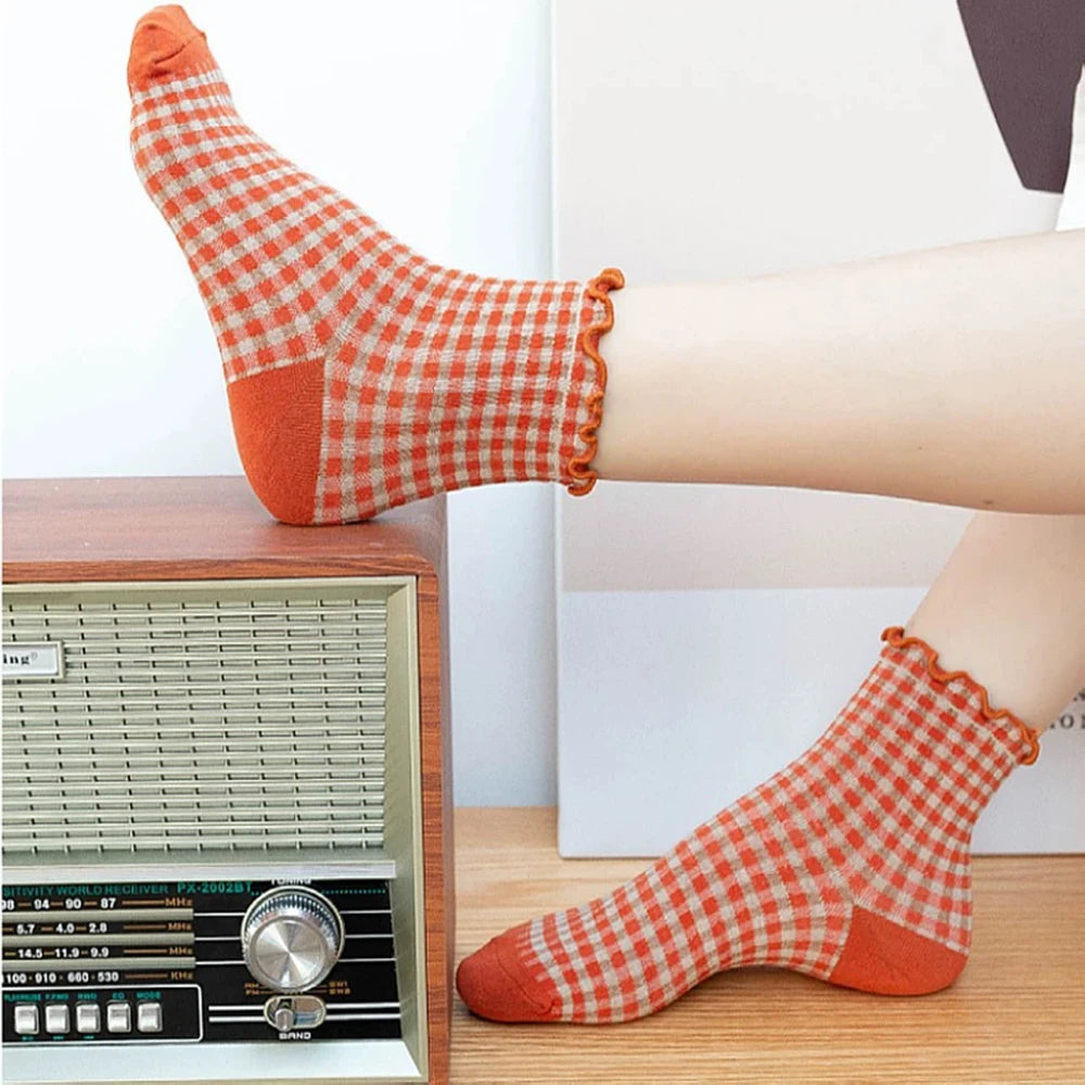Women's Socks Autumn Checkered Retro Vintage Cotton Socks Crew Comfortable Color Fashion Sock Elastic Plaid Short Socks Woman Sox
