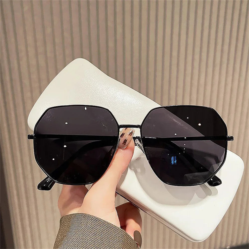 Women Metal Sunglasses Oversize Polygon Frame Color Lenes Sun Glasses Outdoor Eyewear for Driving Travel Beach 2025 Trendy