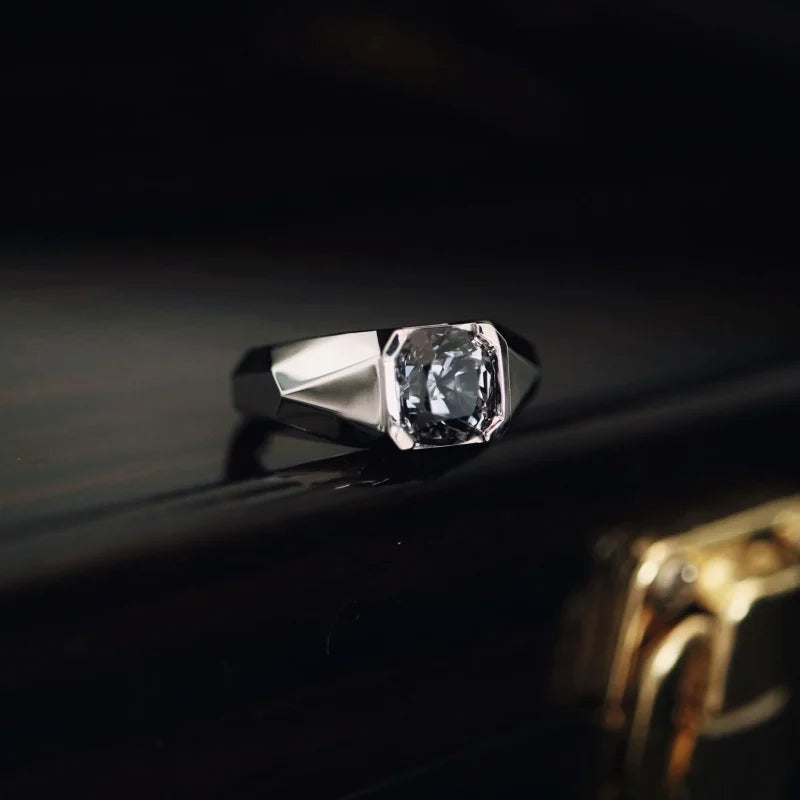 Silver glossy dazzling dark shiny metal inlaid black gemstones mens rings classic and handsome attending banquet jewelry