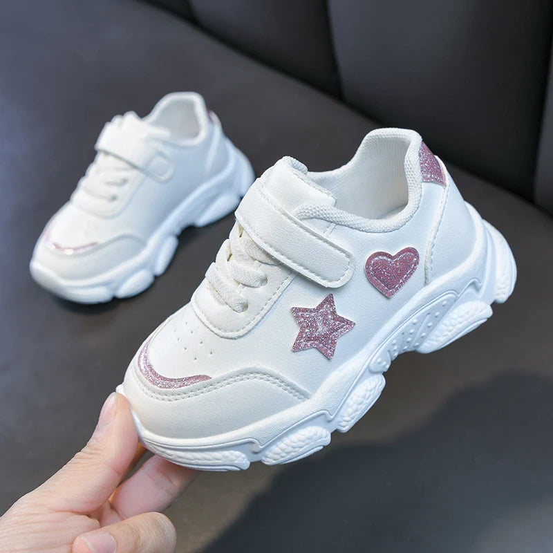 Little Kids Sports Shoes for Toddlers Girls Cute Classic White Sneakers with Heart Star Decoration Children Casual Shoes Soft