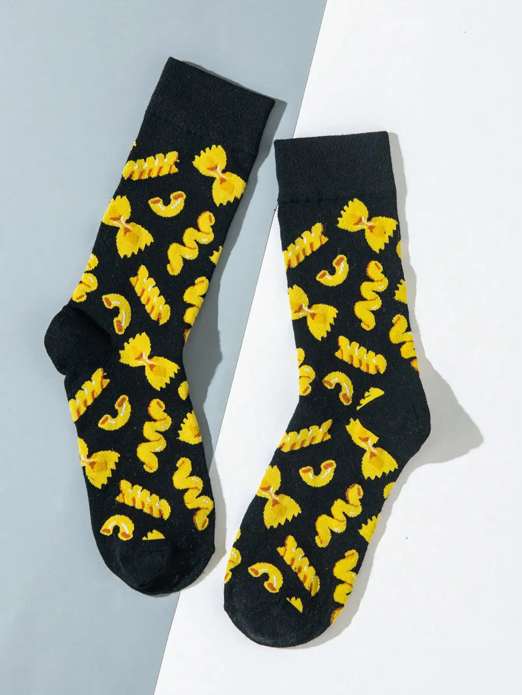 1 Pair of Men's Socks, Creative, Fashionable and Quirky Men's Socks, Comfortable and Breathable Mid-Calf Socks