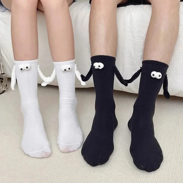 2 Pairs Women Fashion Funny Socks Creative Magnetic Attraction Hands Black White Cartoon Eyes Couples Socks