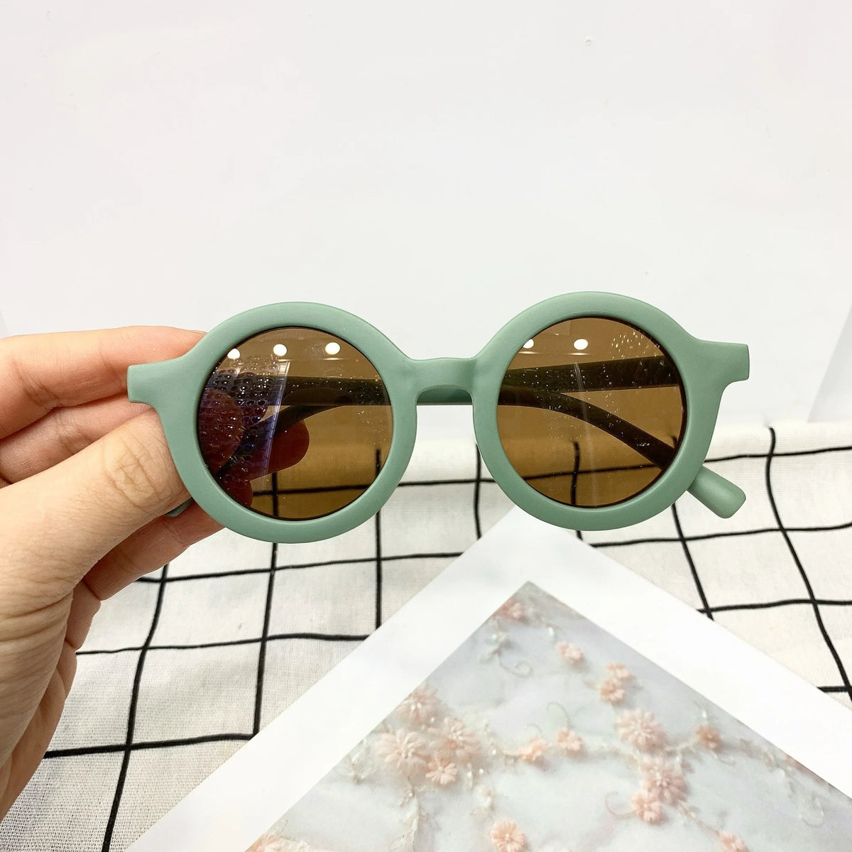 Cute kids Sunglasses parent child frosted glasses new 1-8 year old baby decorative Sunglasses trendy kids Sunglasses