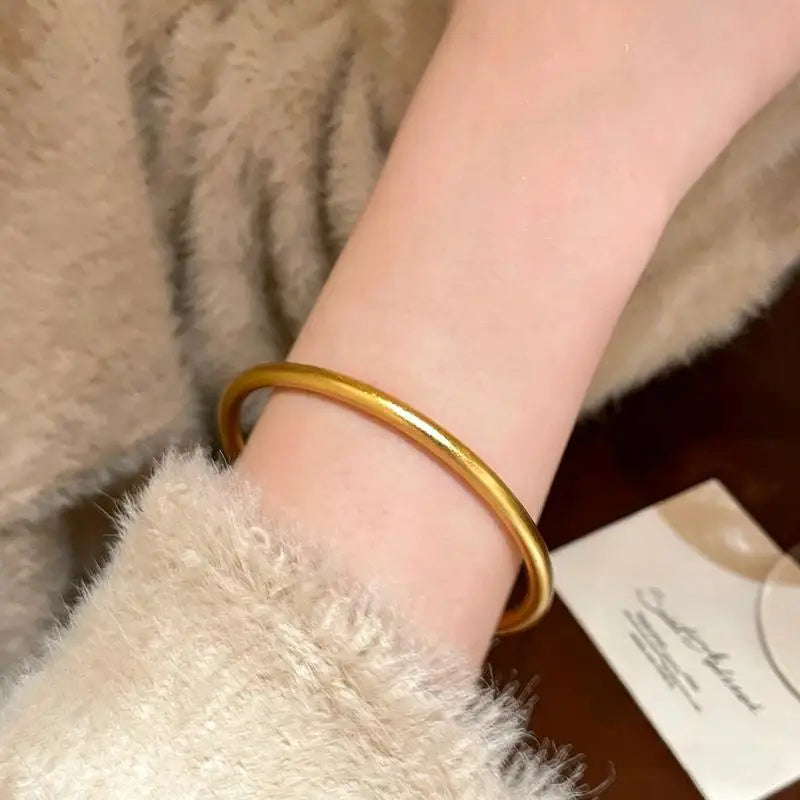 Fashionable Bracelet For Women Round Minimalist Elegant Gold Color Bangle Luxury Accessories Popular Jewelry