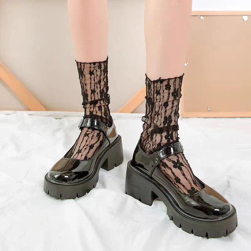 Women's Harajuku Kawaii Ladies Breathable Transparent Floral Lace Socks Sweet Mesh Fishnet Socks Soft Funny Socks Hosiery